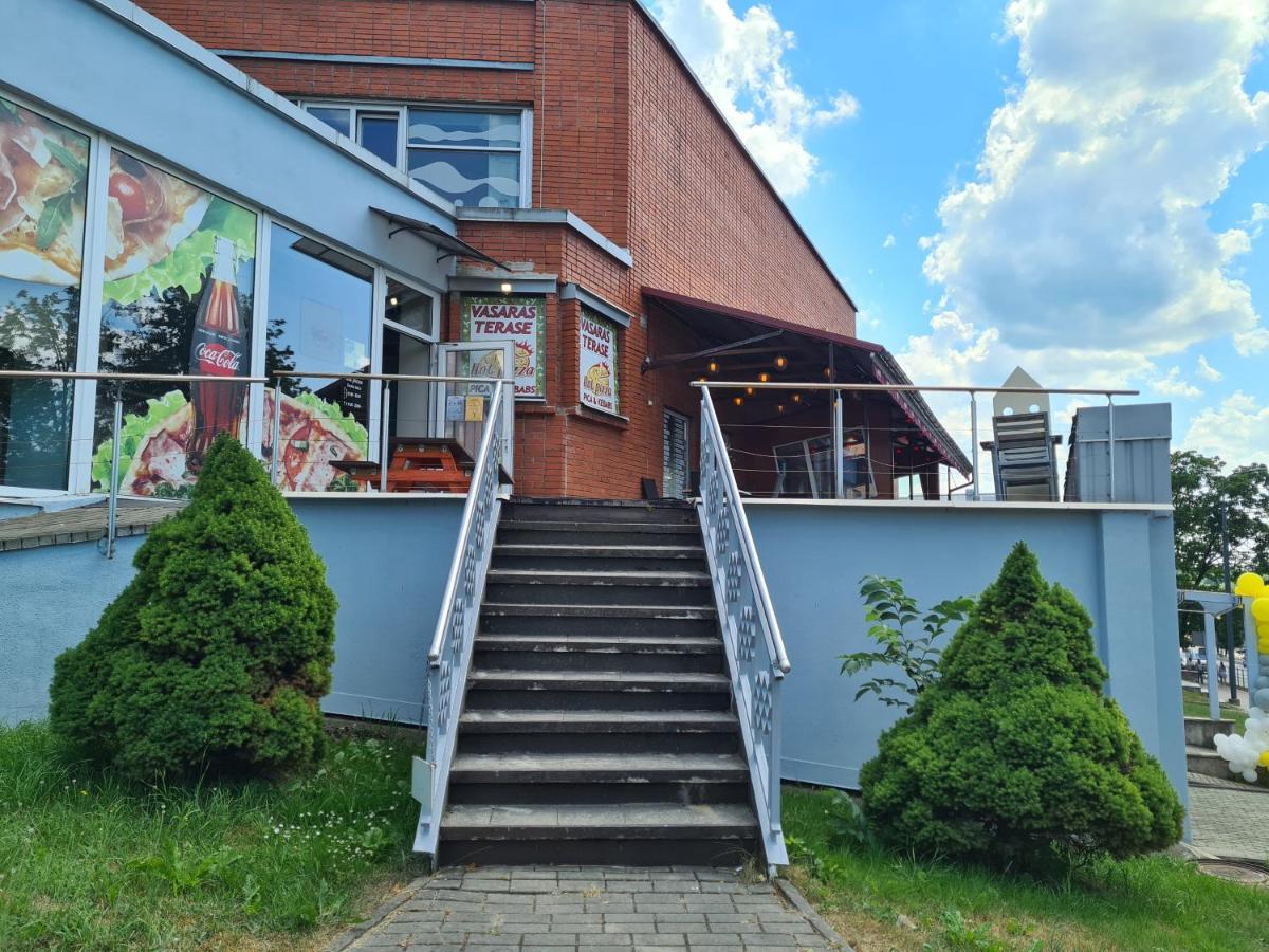 Latgale Hotel Rēzekne Екстериор снимка