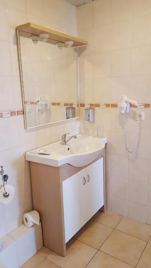 Latgale Hotel Rēzekne Екстериор снимка